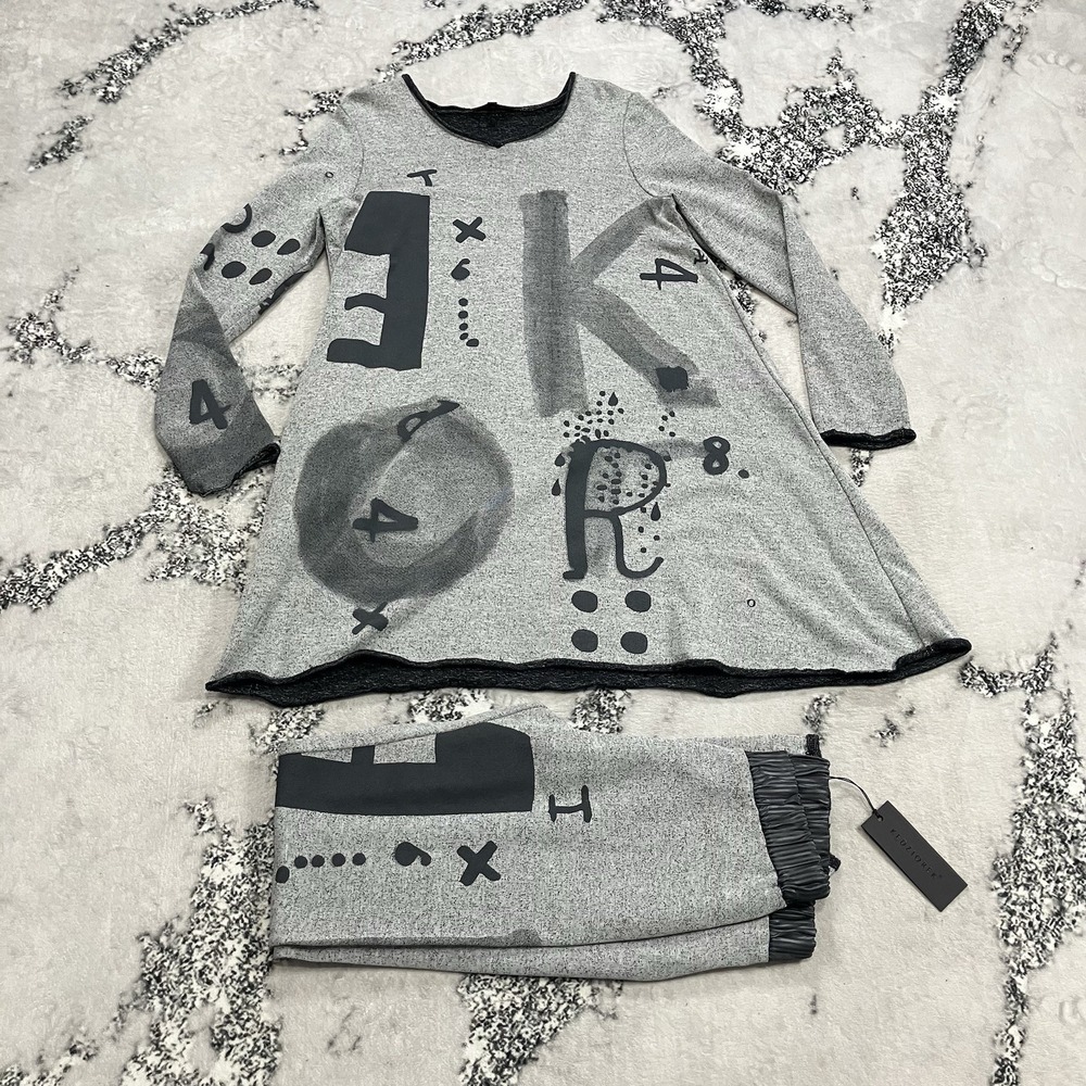Kedziorek Art Print Pant Set Womens 40/M Gray Abstract Tunic Top Pants NWT